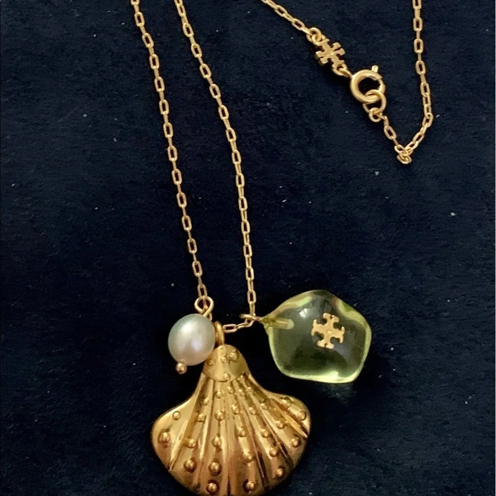 Designers Brands For Customers That Love To Wear Casual and Elegant Accessories